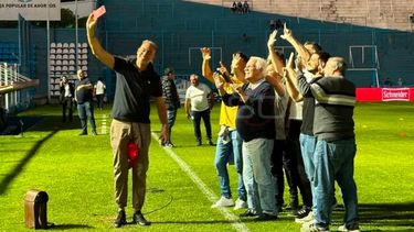 los dirigentes de independiente festejaron la derrota de boca