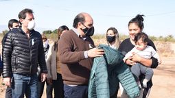 Comenzó la entrega de abrigos a más de 200 familias
