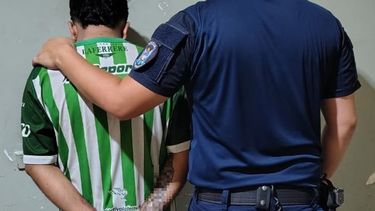 joven que cometio un arrebato, fue aprehendido