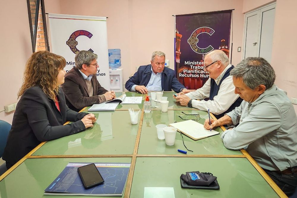 Corredor Ferroviario Bioceánico. Rubén Dusso se reunión con representantes de la UNT.&nbsp;