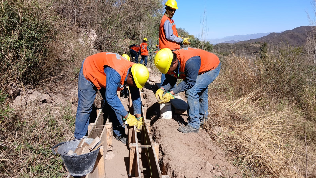MARA y el Consorcio de Riego avanzan con la construcción de canales en El Potrero