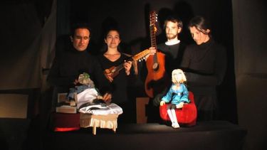 Convocan a espectáculos teatrales para el Poncho 2014