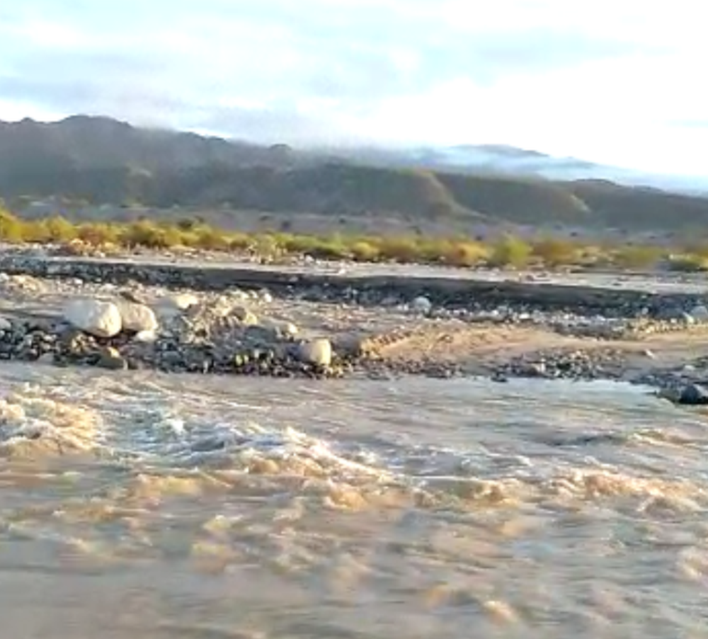Rio grande, la crecida deja sin aceso a docentes.