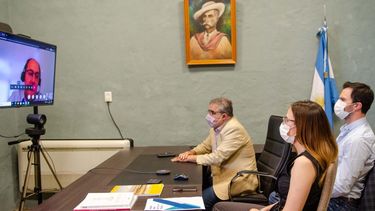 Jalil se reunió con autoridades de YPF