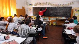 Cautela de docentes por los anuncios del gobernador sobre los incrementos salariales
