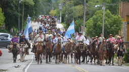 Multitudinaria Cabalgata de la Fraternidad consolidó a El Rodeo como epicentro turístico de Ambato Multitudinaria Cabalgata de la Fraternidad consolidó a El Rodeo como epicentro turístico de Ambato