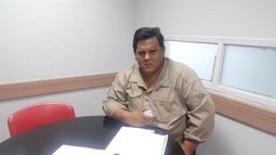 El padre de un joven arrestado hizo una denuncia por la razia