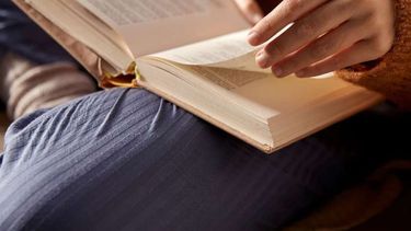 Taller de poesía experimental en la Biblioteca Julio Herrera