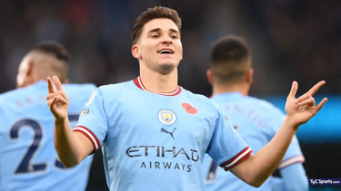 con julian alvarez intratable, el manchester city le gano al copenhague