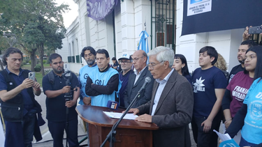 la universidad publica se defiende: el duro documento que leyo arellano ante una multitud