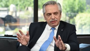 la decision de alberto fernandez de irse a vivir a espana lo deja sin la pension de expresidente