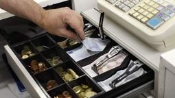 Le vaciaron la caja registradora mientras atendía su verdulería