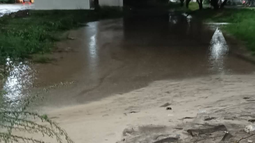 Una fuerte tormenta dejó calles anegadas y casas inundadas en Recreo Una fuerte tormenta dejó calles anegadas y casas inundadas en Recreo
