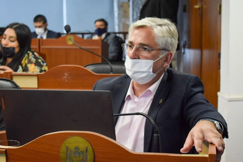 opiniones. Luis Lobo Vergara, al cruce de Jalil.