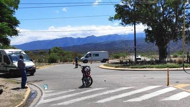 Choque en la rotonda de Virgen del Valle y México: un herido