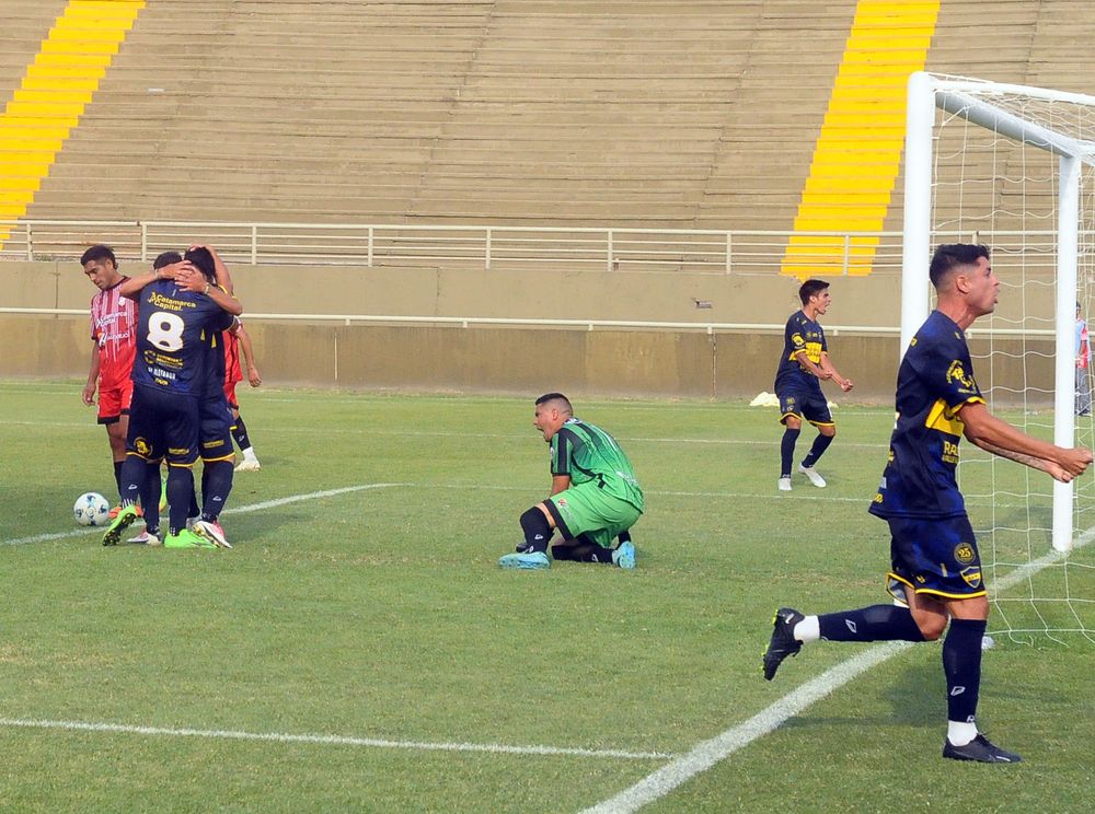 policial vs villa cubas (21).JPG
