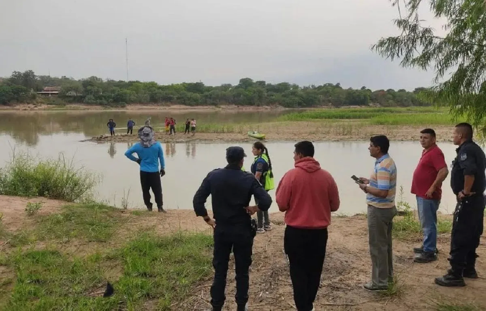 Operativo de búsqueda en el río Bermejo.