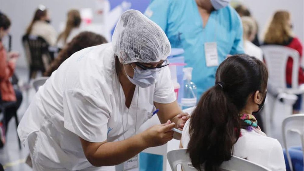 La campaña de vacunación se encuentra ascelerada por el contexto sanitario. Las terceras dosis se aplicarán a mayores de 3 años