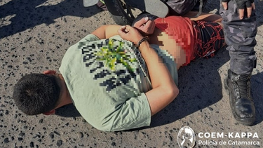 La policía aprehendió al sospechoso y secuestró el arma blanca utilizada en el ataque.