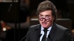 Javier Milei veta la moratoria jubilatoria que cuesta 0,16% del PBI, pero paga intereses de deuda por 4,8% del producto