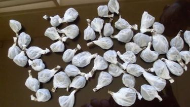 Tres personas detenidas por esconder droga entre sus ropas
