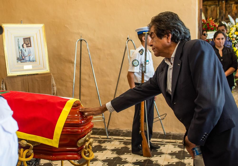 Presencia. El senador Oscar Vera despidió a Ramón Saadi.&nbsp;