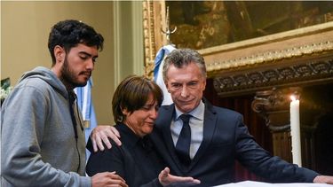 Una multitud despidió los restos de Héctor Olivares