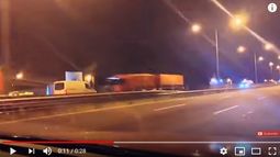 Video: circulaba contramano y chocó a un camión de frente