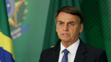 ante su momento mas critico, bolsonaro llama a marchar a su favor en san pablo