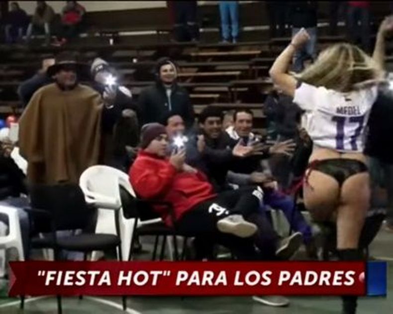 Intendente pagó strippers para celebrar el Día del Padre