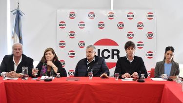 Se reunión la UCR