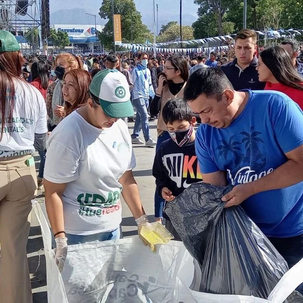 Alivio al bolsillo. Cada bolsa entregada otorga saldo para la SUBE.