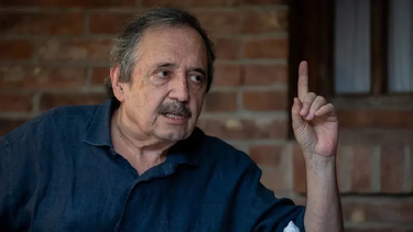 los partidos democraticos no hacen golpes de estado, los que lo intentan son los de la extrema derecha