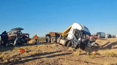 tragedia en la rioja: tres muertos y dos ninas en estado critico tras un choque frontal