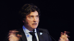 Furioso por la revelación del contrato con Libra, Milei amenaza con el cierre de Clarín Furioso por la revelación del contrato con Libra, Milei amenaza con el cierre de Clarín