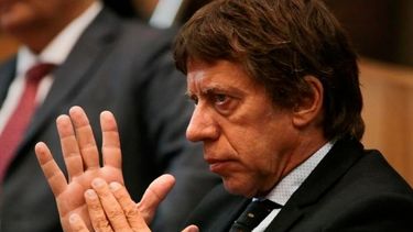 Indagarán a Bussi por concurrir a una sesión con síntomas y contagiar a otro legislador