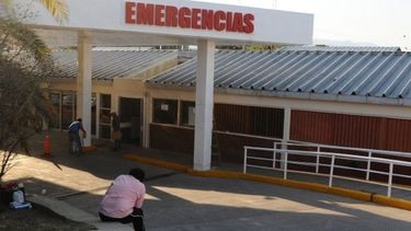 Motociclistas terminaron heridos tras chocar contra una camioneta
