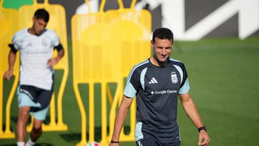 scaloni empieza a despejar dudas sobre el once titular
