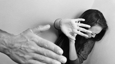 Agredió a su ex porque no acordaban visita al hijo