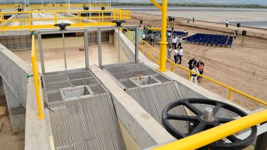 fotos: macri visito la obra de planta de tratamientos de liquidos cloacales