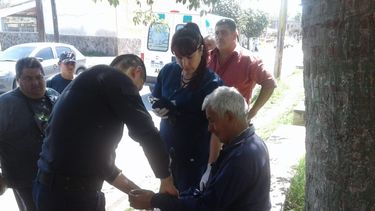 Tuvieron que asistir al padre de la víctima