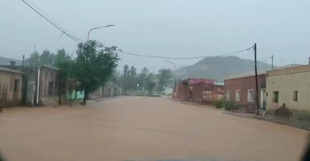 Inundada. Una de las calles principales de Antofagasta de la Sierra.&nbsp;