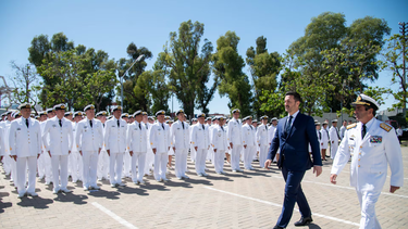 la justicia investiga a un alto mando de la armada por intentar destruir documentacion
