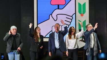 Scioli lanzó su precandidatura junto a Tolosa Paz y Artaza