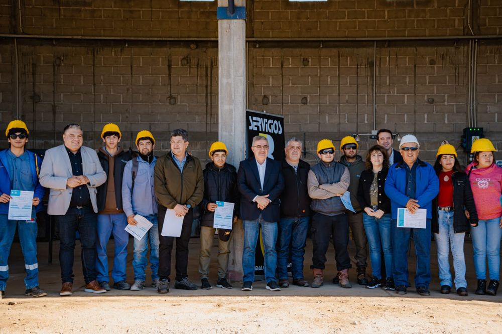 Entrega de certificados a egresados del Curso de Soldador por Arco en Andalgalá.jpeg