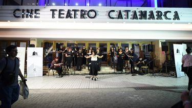 festejo. al final cantaron el himno nacional a pura emoción