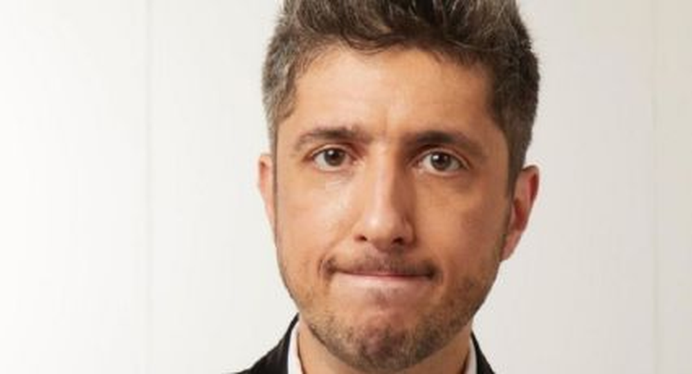 Por estos momentos, Jey Mammón se encuentra recluido solo, en su casa.