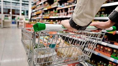 el consumo privado acumula seis meses de caida y crece la preocupacion en supermercados y mayoristas