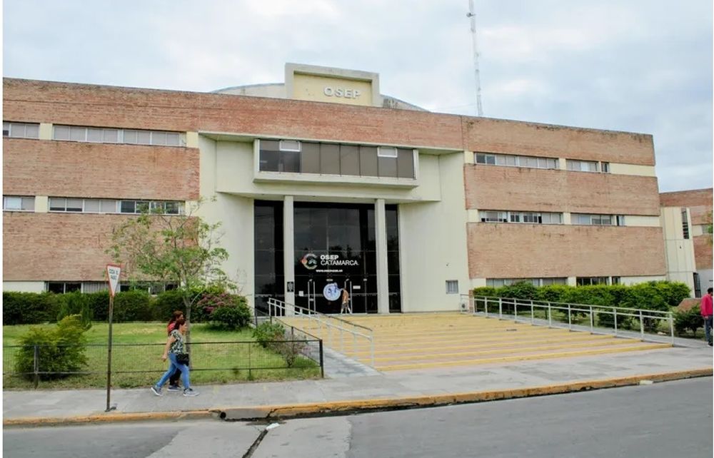 Sin atención. La obra social no atenderá al público si no les depositan el dinero.