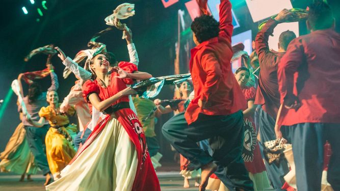 Apertura. Todo listo para que miles puedan disfrutar de la danza, música y artesanos por doquier en el predio.